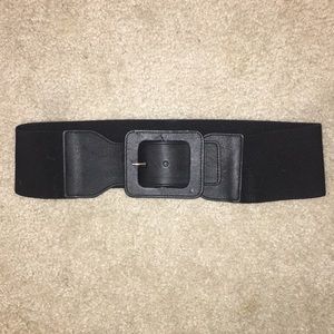 Black chunky belt